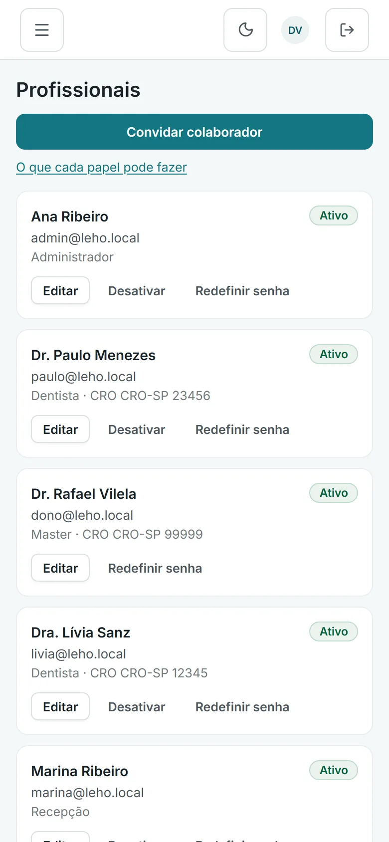 Tela de papéis e permissões do Leho Odonto mostrando o que cada perfil da equipe pode fazer (no celular)