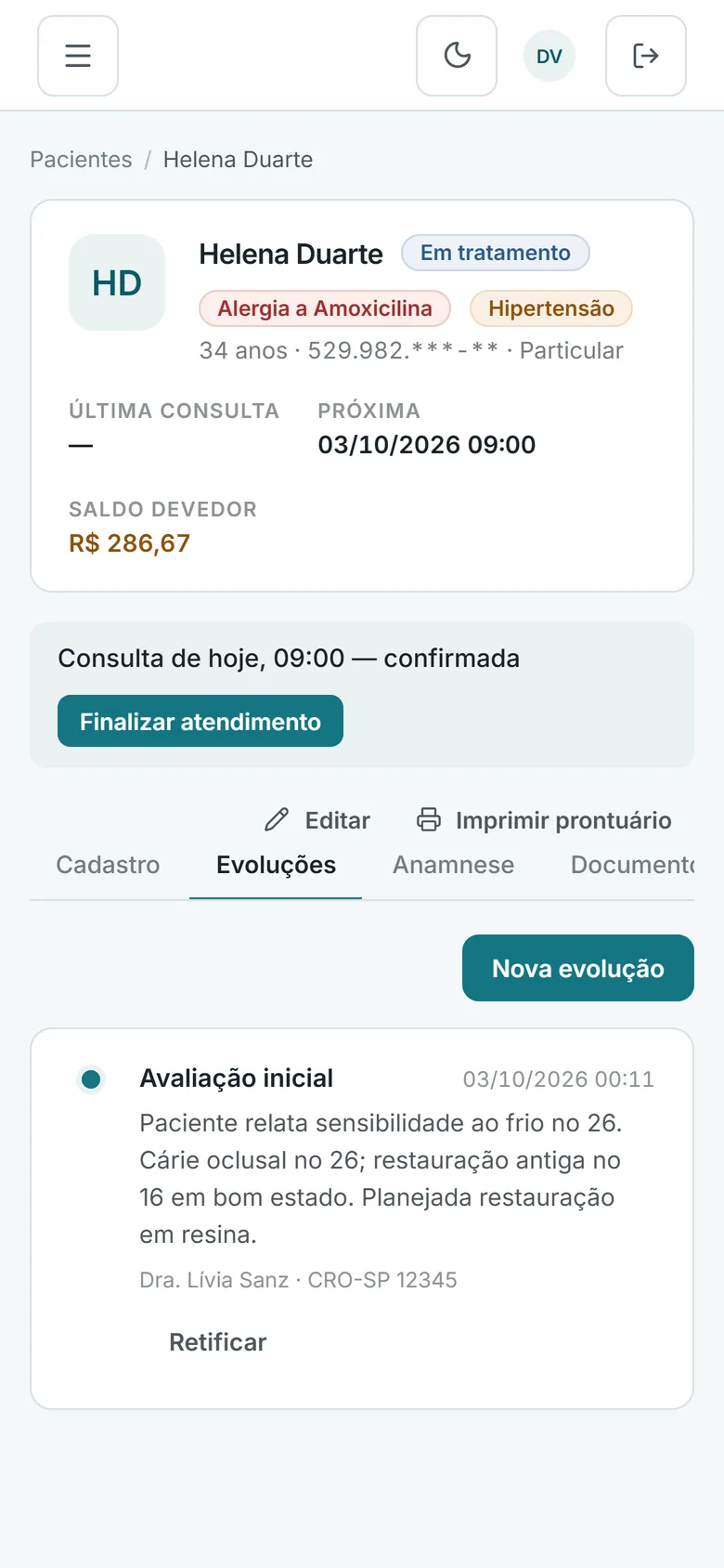 Ficha de paciente no Leho Odonto com alertas de saúde e evoluções do prontuário (no celular)